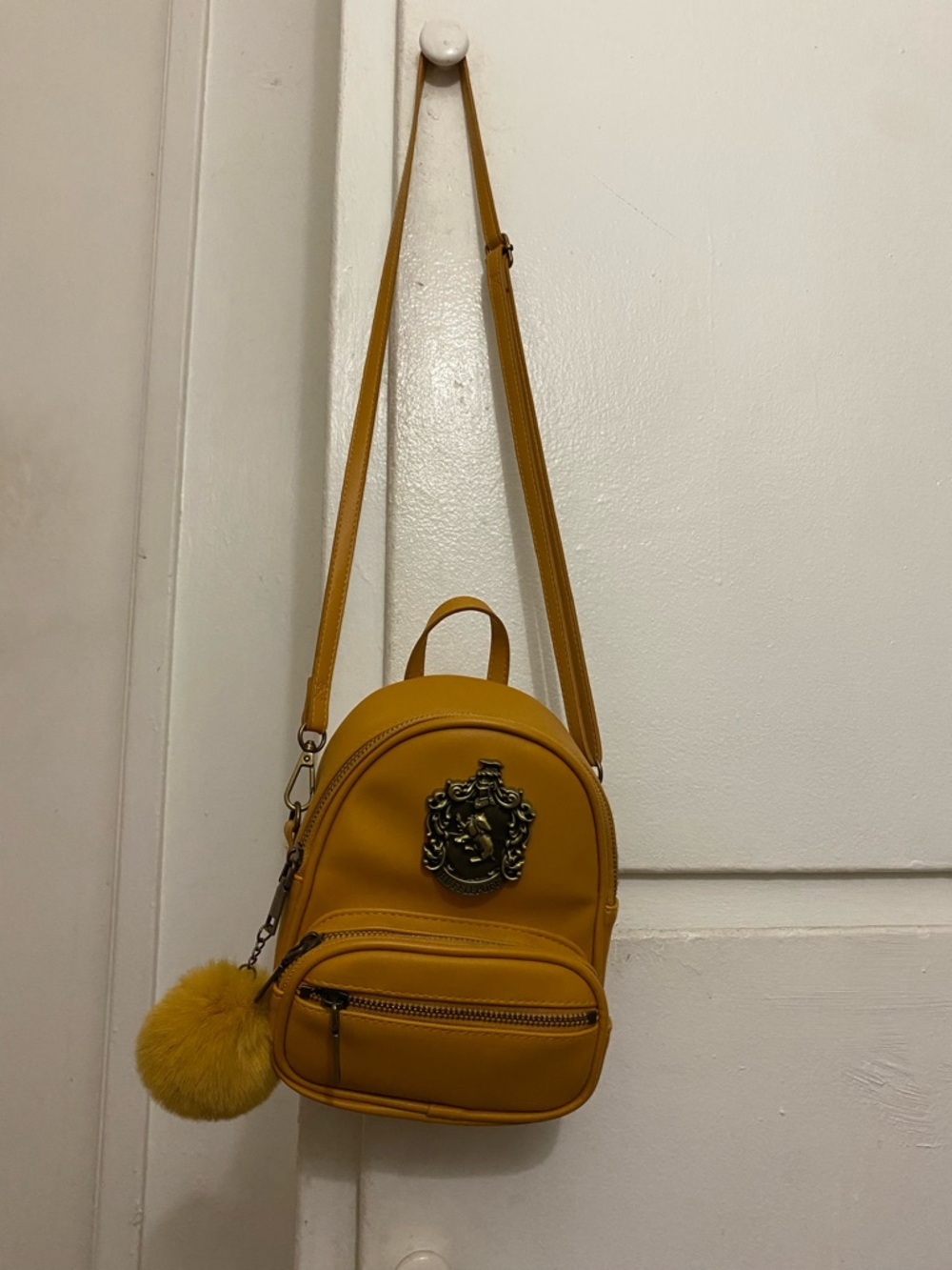 Universal studios hufflepuff Harry Potter mini backpack purse